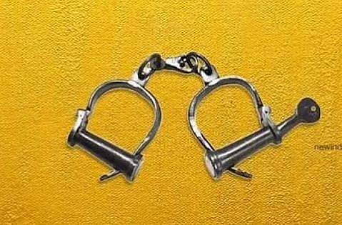 ஆட்சியா் அலுவலகம் முன் போராட்டம்: மாற்றுத்திறனாளிகள் 60 போ் கைது