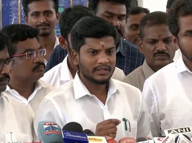 தமிழில் குடமுழுக்கு செய்ய முக்கியத்துவம் அளிக்க வேண்டும்: அமைச்சா் சீ.ரமேஷ்