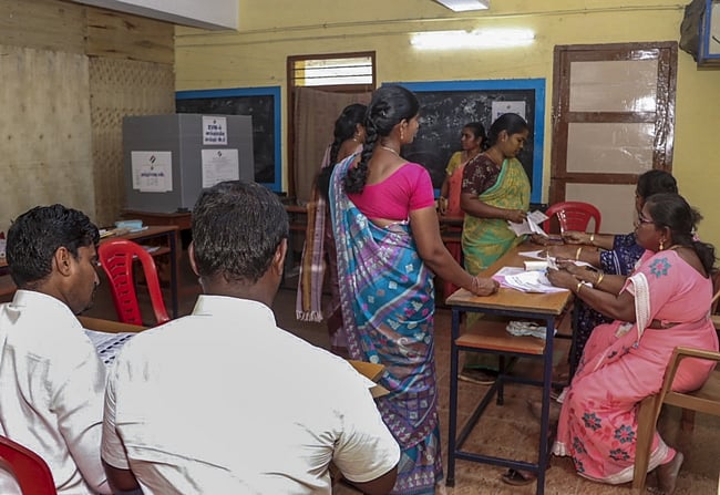 மதுராந்தகம், தாராபுரம் இடைத்தேர்தல்: 5 மணி நிலவரம்!