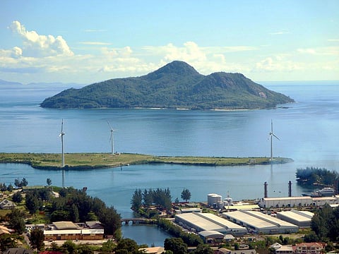 Marine parks regulate activities, mainly fishing, within a specified area. Credit: David Stanley/ Flicker