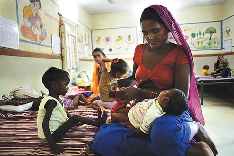 At least 155 children with severe
acute malnutrition were admitted
to the Nutrition Rehabilitation
Centre at Karahal block in Sheopur
in September 2016 (Photo: Photographs: Srikant Chaudhary)