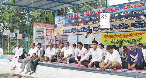 Since June 12, the citizens of Kolar have
been protesting the acute shortage of water.
Groundwater in all its five talukas is overexploited (Photo: Srikant Chaudhary)