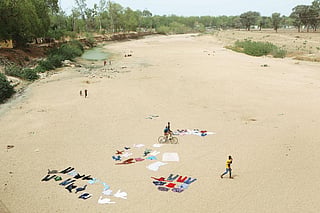 A dry riverbed
in Maroua town,
part of the
Chad Basin, in
Cameroon (Photo: Reuters)