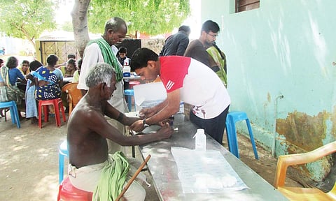 Researchers from Madurai Kamaraj University draw blood samples of village residents to test for diabetes (ARUL / MADURAI KAMARAJ UNIVERSITY)