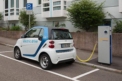 Charging infrastructure has a pivotal role to play in achieving the target of electric mobility for all by 2030 (via WIkimedia Commons) 