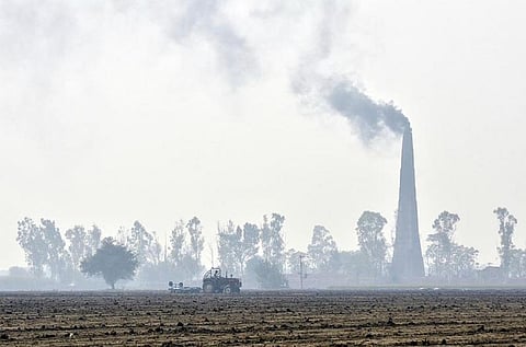 Over 7 billion people or 95 per cent of the world population continue to breathe unsafe air         Credit: Wikimedia Commons