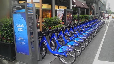 Citibike station in midtown Manhattan. Jim Henderson, CC BY