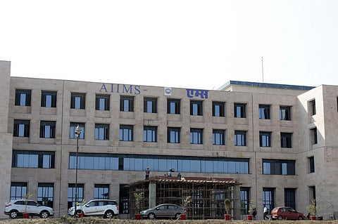 While the initial sum approved for each AIIMS under the scheme was Rs 332 crore in March 2006, this increased to Rs 820 crore in March 2010. Credit: Wikimedia Commons 