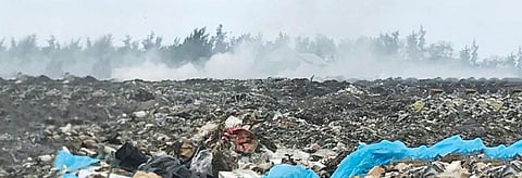 Burning of mixed waste at Kibele dump yard. Credit: Richa Agarwal