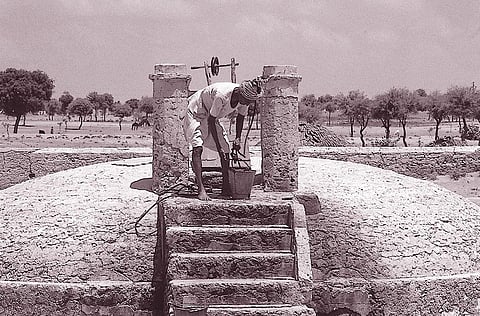 अधिकतर कुंडों पर स्वामित्व निजी लोगों का है, फिर भी कुछ का निर्माण सार्वजनिक उपयोग के लिए भी किया गया है (अनिल अग्रवाल/ सीएसई)