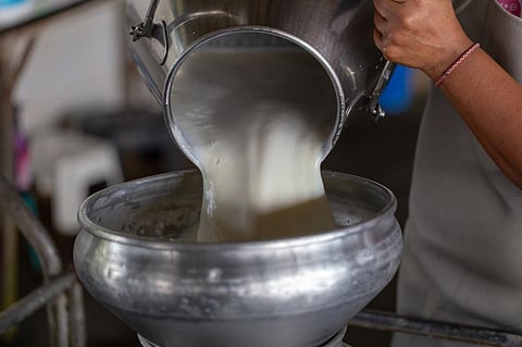 A paper sensor that can detect freshness of milk 