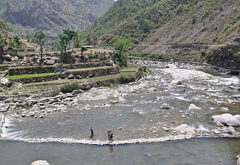 अब हाइड्रो प्रोजेक्ट के खिलाफ चिपको की तैयारी 
