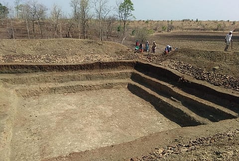 खंडवा जिले में कई गांव इस तरह के छोटे तालाब बना रहे हैं। फोटो: मनीष चंद्र मिश्रा 