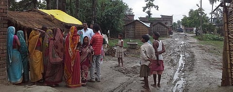 Health officials conducting an investigation in Muzaffarpur district during an AES outbreak in 2014. Photo: Wikimedia Commons
