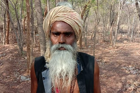 ये हैं बुंदलेखंड के चित्रकूट के भारतपुर गांव के भैयाराम यादव। फोटो: प्रियंका पांडे 