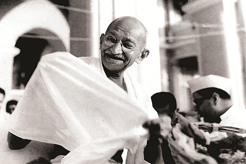 हिंदू, मुस्लिम और दलितों के अलग-अलग चूल्हे देख बापू को आ गया था गुस्सा