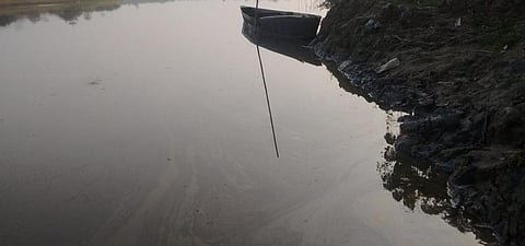 Oil slick on the Burhi Dihing river in Upper Assam. Photo: Angshuman Mishra
