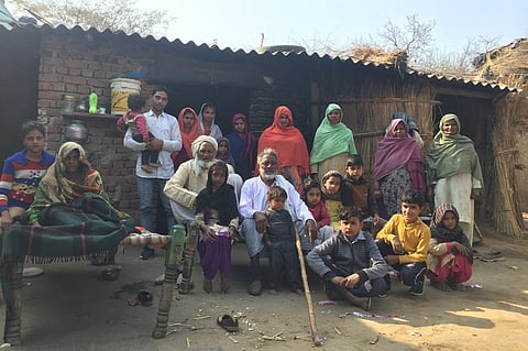 37 सदस्‍यों वाले हाकीम अली का यह परिवार कई पीढ़ियों से गरीब है। फोटो: शाहनवाज आलम 