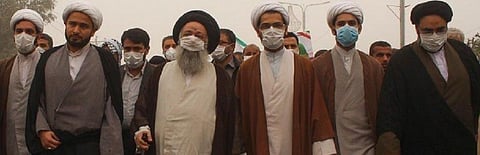 Shiite clergymen wearing masks in Iran.Photo: @barrandazam / Twitter