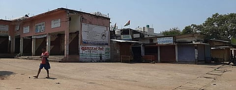 The weekly haat or market — the lifeline of the tribal economy in Dhamtari — shut down on March 22 Photo: Purushottam Thakur