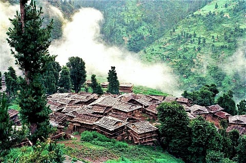 यह है हिमाचल प्रदेश का मलाणा गांव, जो देशी विदेशी पर्यटकों को आकर्षित करता है। फोटो: रोहित पराशर