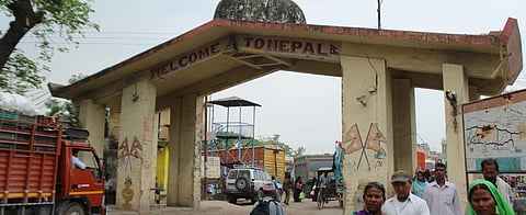 COVID-19: More than thousand Nepalese migrants stranded in India during harvest time 