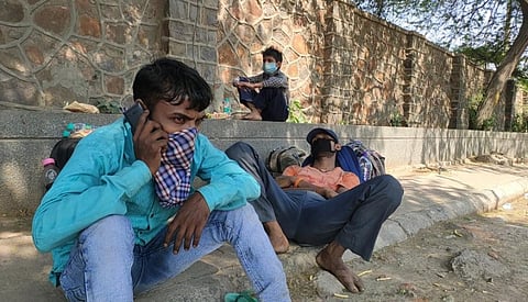 Migrant labourers on their way to Behraich, Uttar Pradesh. 