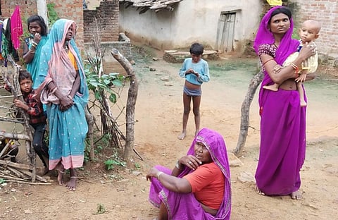 लॉकडाउन का महिलाओं और बच्चों के पोषण पर बुरा असर हुआ है। फोटो- मनीष चंद्र मिश्र