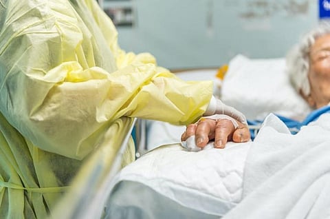 Patients with COVID-19 shouldn’t have to die alone. Here’s how a loved one could be there at the end