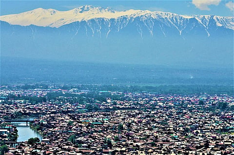 A part of downtown Srinagar in Kashmir. Homes in the city and across Kashmir are not designed to fulfil proper heating and energy conservation needs. Photo: Athar Parvaiz