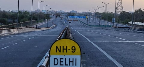 Deserted Delhi roads during the COVID-19 lockdown. Photo: Vikas Chowdhury / CSE