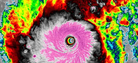 A high-resolution picture of the eye and core structure of Super Typhoon Goni. Photo: @AlexLubbers2 / Twitter