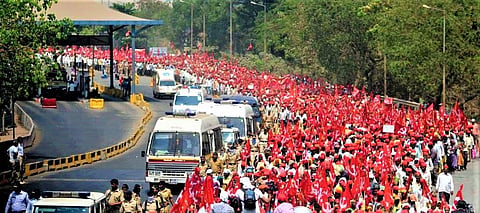 A sea of red flags at the Delhi-Haryana border as farmers try to enter the national capital. Photo: Official handle of CPI(M), Uttar Dinajpur District