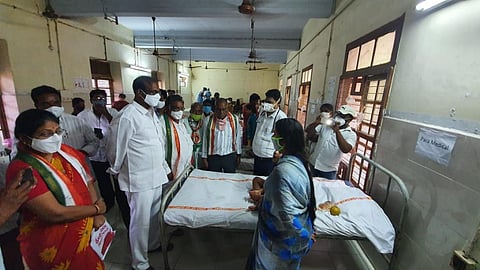 More than 600 have been hospitalised and three dead in Eluru, Andhra Pradesh, from the mystery disease. Photo: Jetti Gurunadha Rao / Twitter
