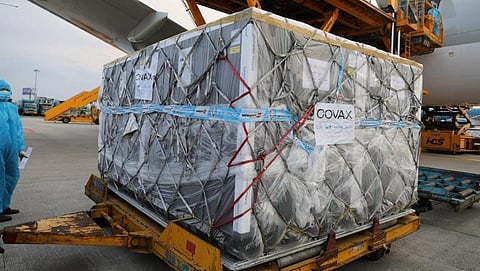 Vietnam receives a consignment of COVID-19 vaccine doses. Photo: @WHOWPRO / Twitter

