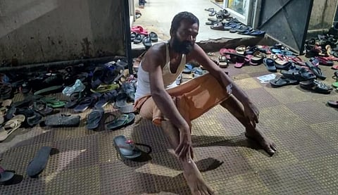 Activist Srikanta Nayak sitting outside the SCB College and Hospital in Cuttack after having forcibly brought there from Kendrapara. Photo: Tejeswar Parida