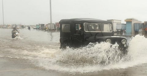 Rains continue in Tamil Nadu; IMD red alert for Chennai, 5 other districts 