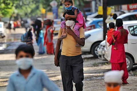 कोविड-19: आसान नहीं है महामारी से उबरने की डगर, अमीर-गरीब के बीच की खाई है बड़ी समस्या