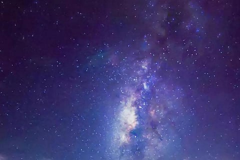 तारों की गति के अवरुद्ध होने से आकाशगंगा में दिखते हैं काले रंग के पदार्थ