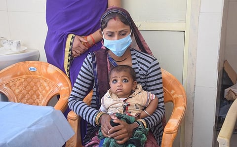 टीकमगढ़ में अस्पतालों में डिलीवरी कराने वाली महिलाओं की तादात बढ़ी है। फोटो: तरण दयोल