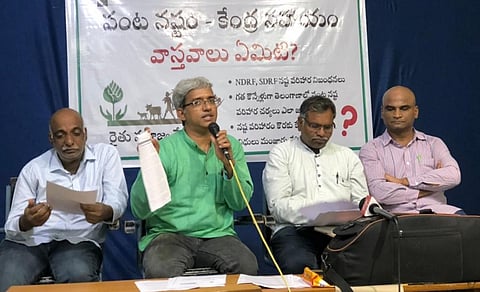 Activists of Rythu Swarajya Vedika (From Left to Right) Kanneganti Ravi, Kiran Vissa, P Shankar, Dalit Bahujan Front and B Kondal Reddy, convenor of RSV addressing a press conference July 23, 2022. Photo: G Ram Mohan