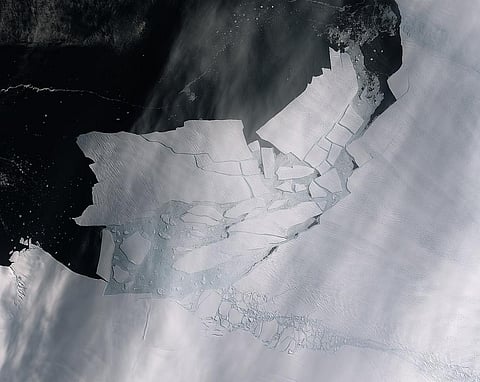 Warm ocean waters are already affecting west Antarctica, especially the Thwaites Glacier. Photo: WIkimedia Commons 