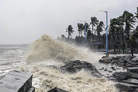 हिन्द महासागर और बंगाल की खाड़ी में कहीं ज्यादा दिनों तक उठेंगी तूफानी लहरें
