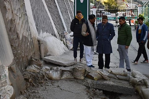The sinking town of Joshimath has been witnessing panic and anger as locals protest the cracks in the area. Photo: Twitter/ DM Chamoli.