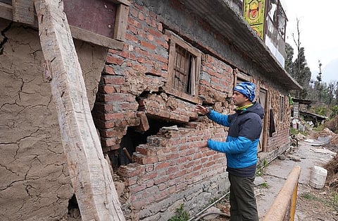 जोशीमठ के सूरज कपरवाण ने कुछ दिन पहले ही लॉन्ड्री के लिए यह निर्माण किया था। फोटो: सनी गौतम