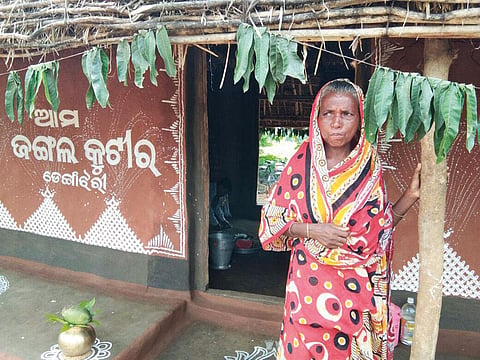Gondei Pradhan, resident of Dengajharai village in Nayagarh district, Odisha, at the village’s jungle kutir. Photo: Bhagyalakshmi Biswal