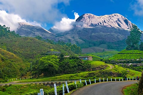फोटो साभार : विकिमीडिया कॉमन्स, बिमल के सी : पश्चिमी घाट में बुनियादी ढांचे का विकास, सड़क निर्माण 