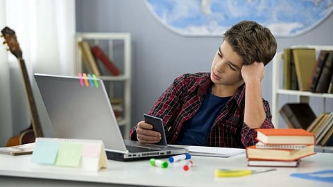 Constant distractions affect our ability to concentrate. Photo: Shutterstock
