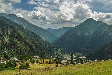 यहां लू से मिल सकती है राहत, पूर्वोत्तर में भारी बारिश, उत्तर के इन हिस्सों में गरज के साथ बौछारें