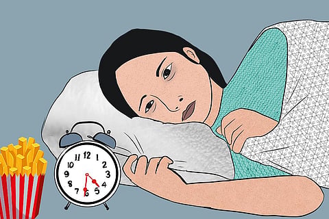 जंक फूड का सेवन हमारी नींद को प्रभावित कर सकता है; फोटो: पिक्साबे 